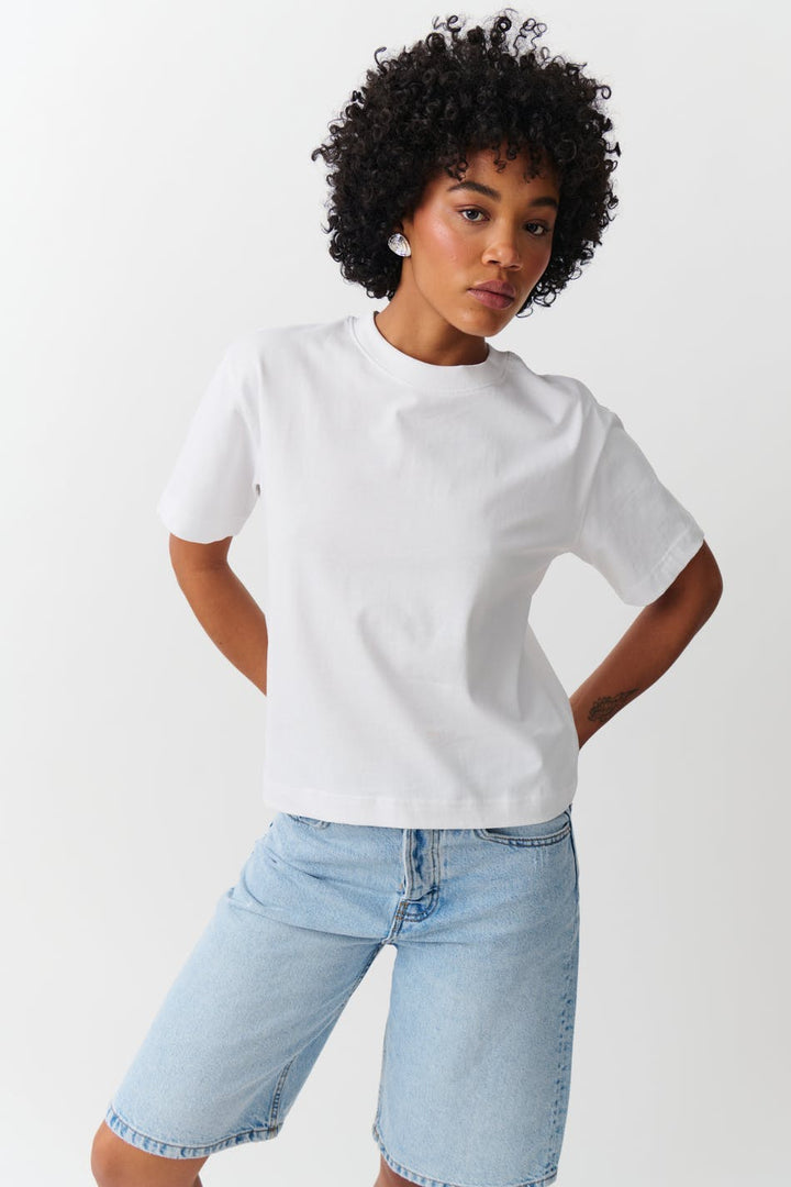 Aveline™ – Luxurious Cotton T-shirt