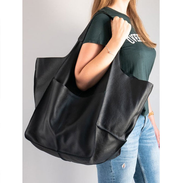 Livia™ – Oversized Weekender Bag