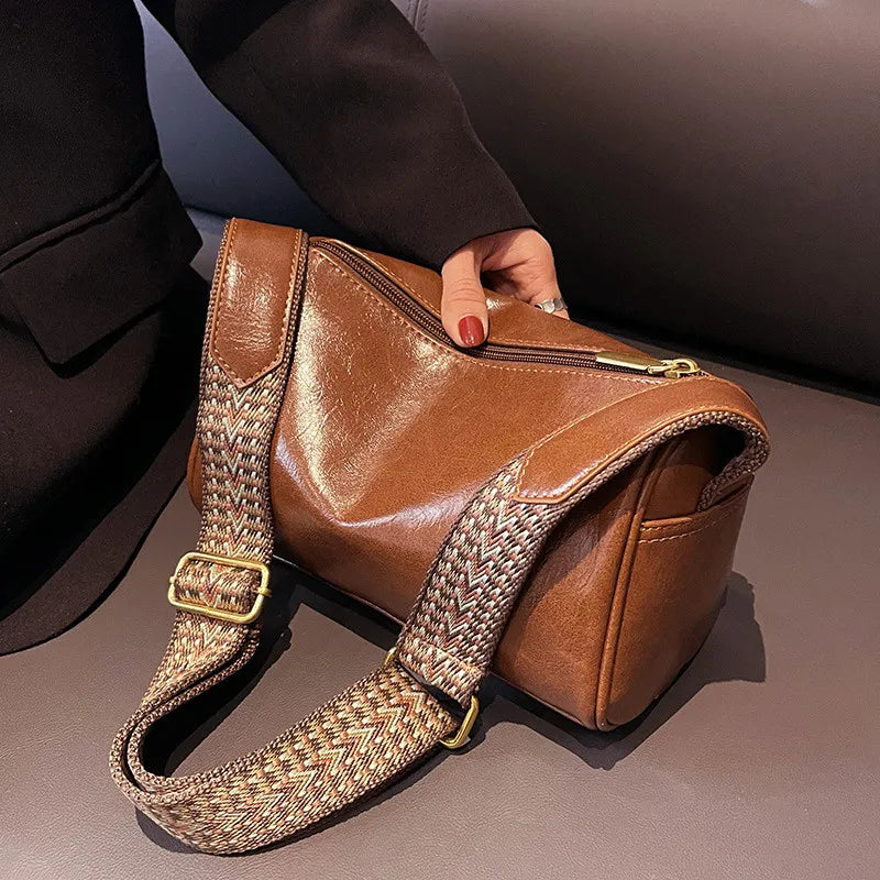 Elara™ – Vintage Leather Crossbody Bag