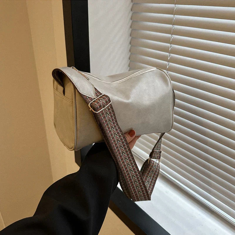 Elara™ – Vintage Leather Crossbody Bag