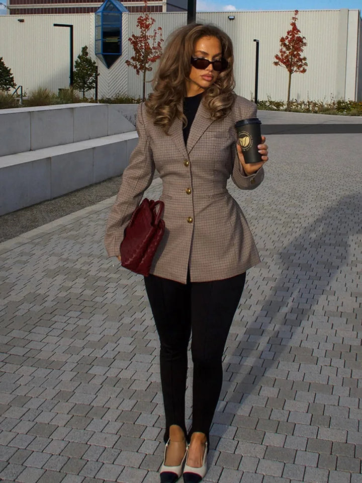 Aveline™ – Fitted Checked Blazer