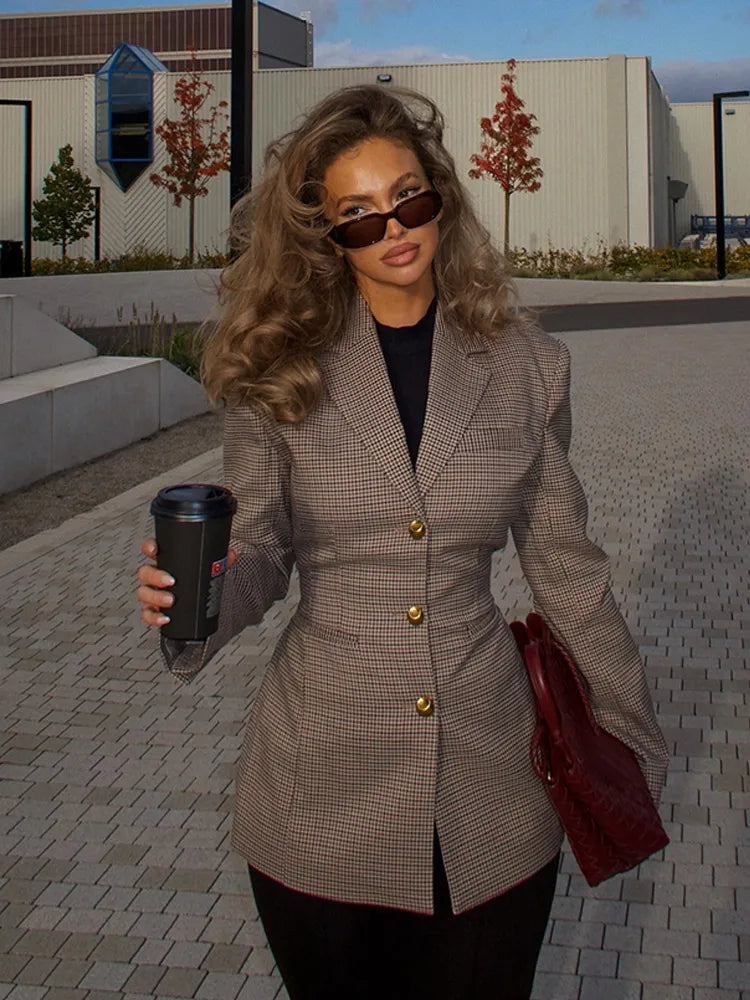 Aveline™ – Fitted Checked Blazer