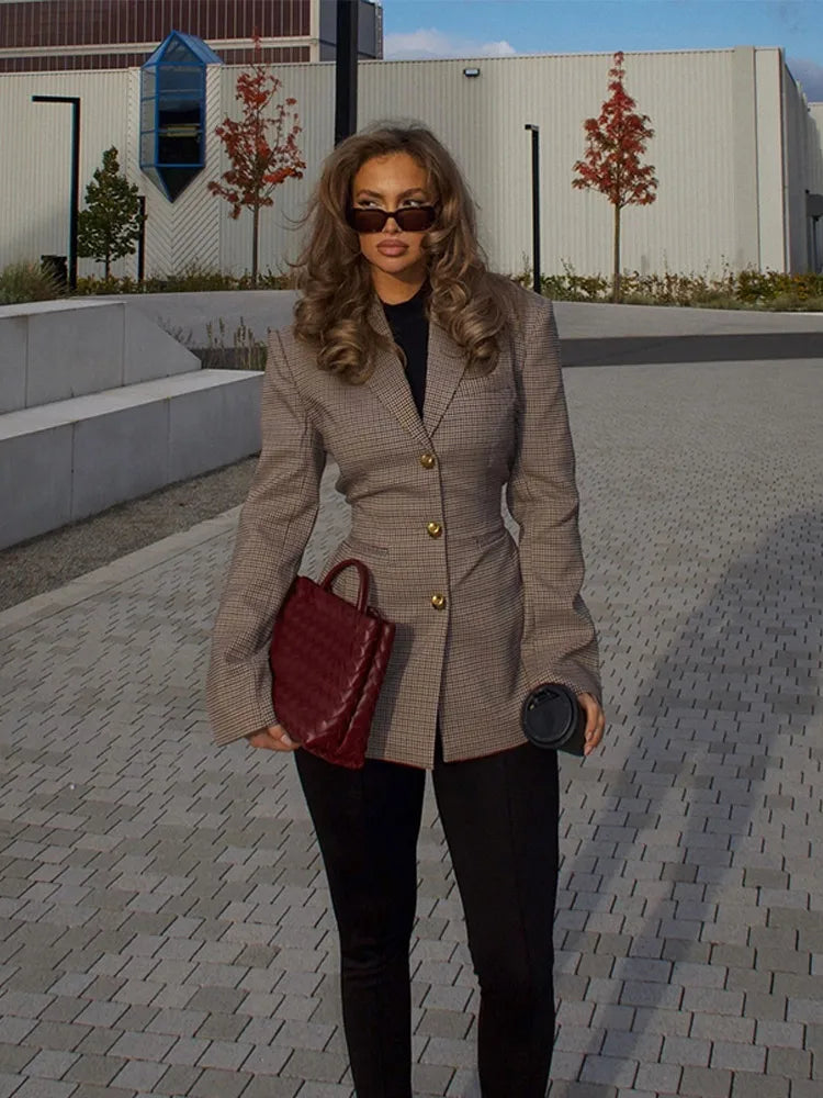 Aveline™ – Fitted Checked Blazer