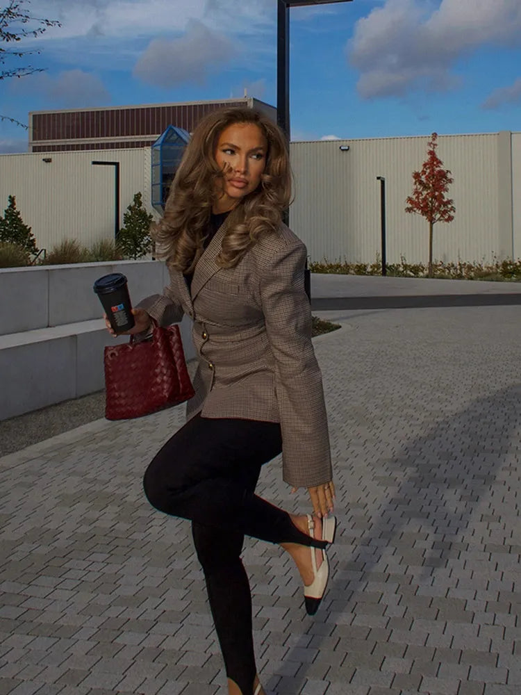 Aveline™ – Fitted Checked Blazer