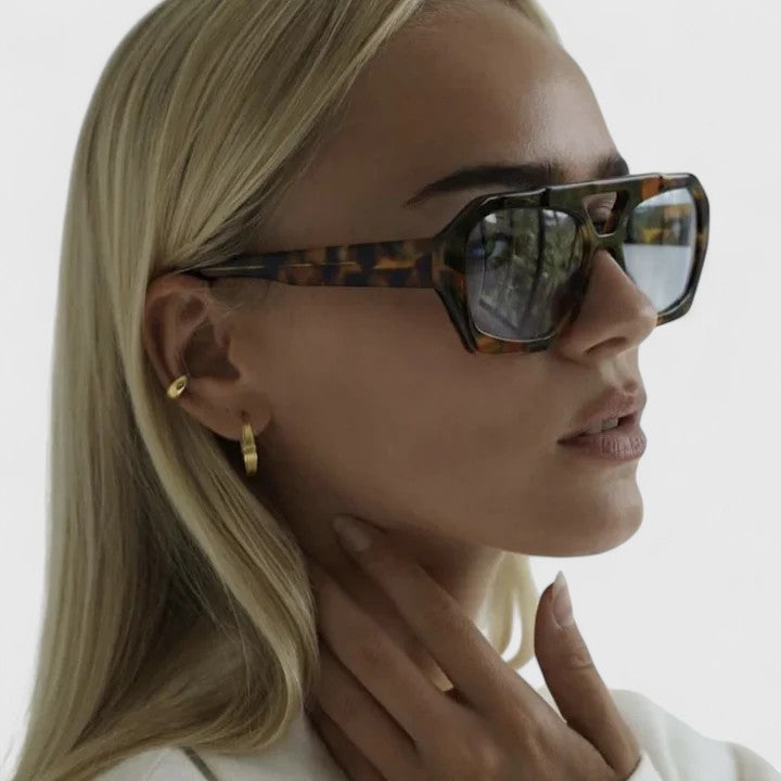 Elara™ – Elegant Sunglasses