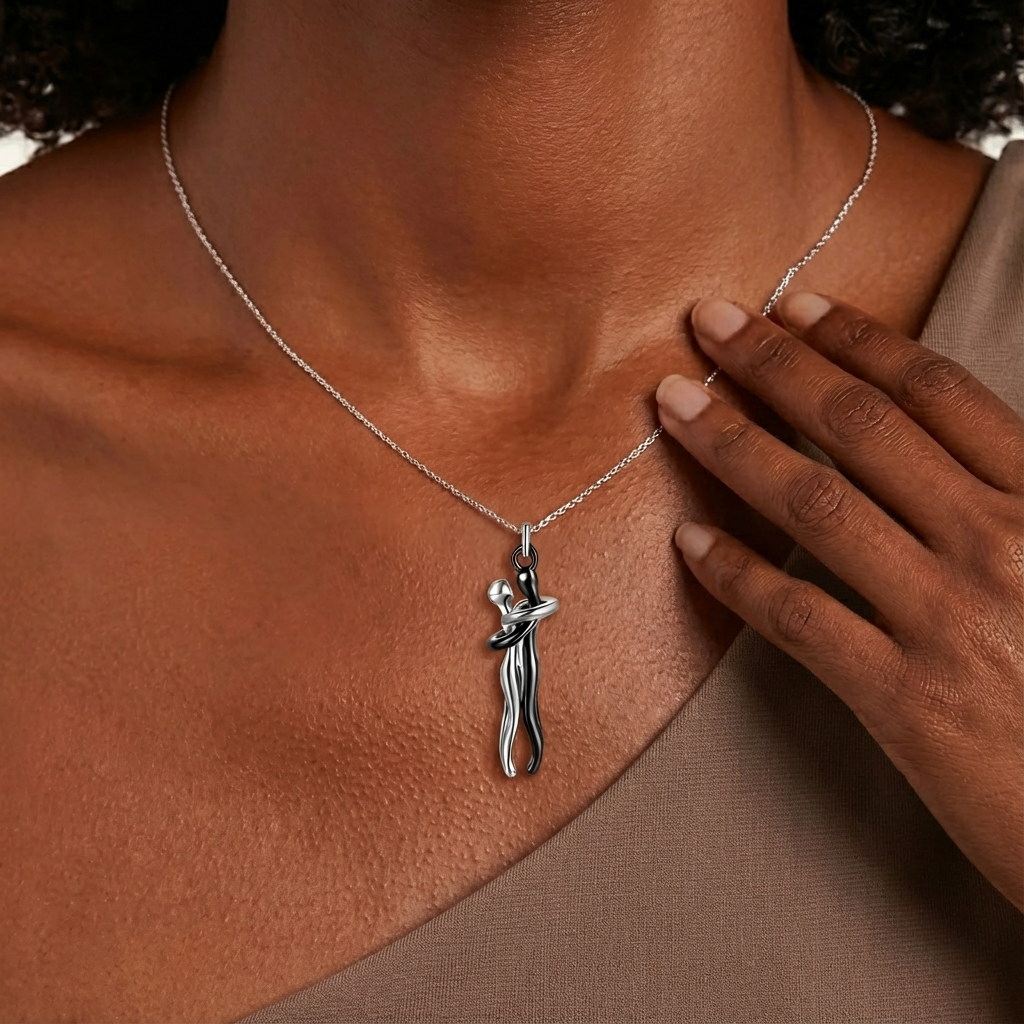 Janae™ – Embrace Necklace
