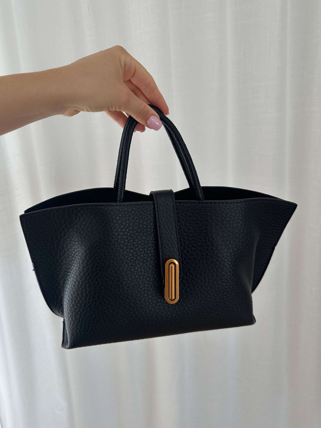Livia™ – Elegant Tote Bag