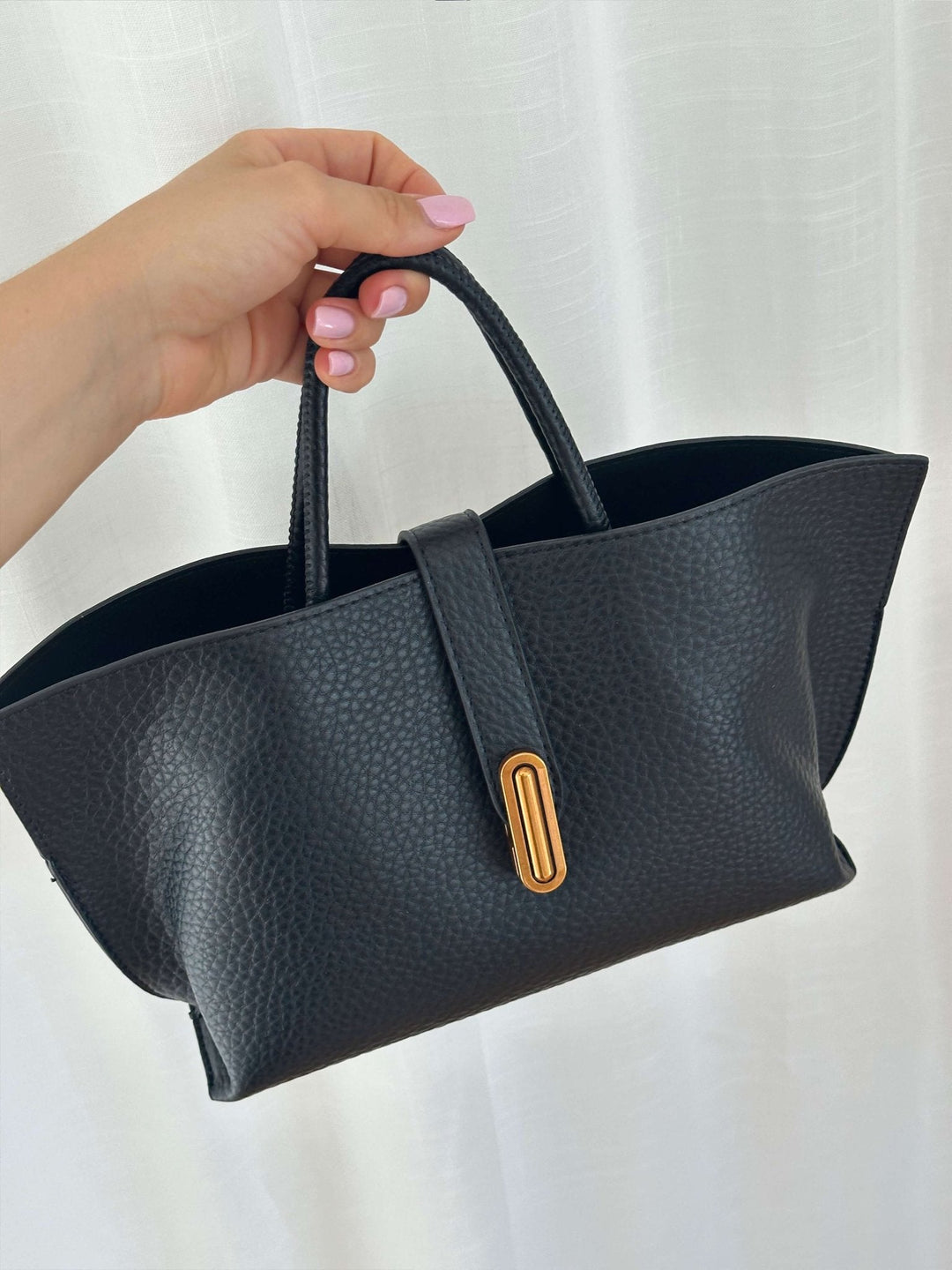 Livia™ – Elegant Tote Bag
