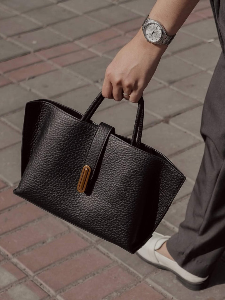 Livia™ – Elegant Tote Bag